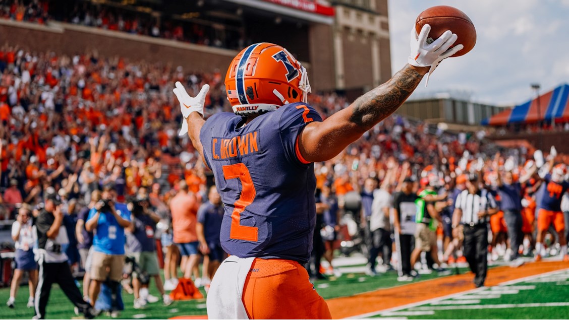 RB Chase Brown Powers Illinois Past Wyoming in 2022 Opener, 38-6